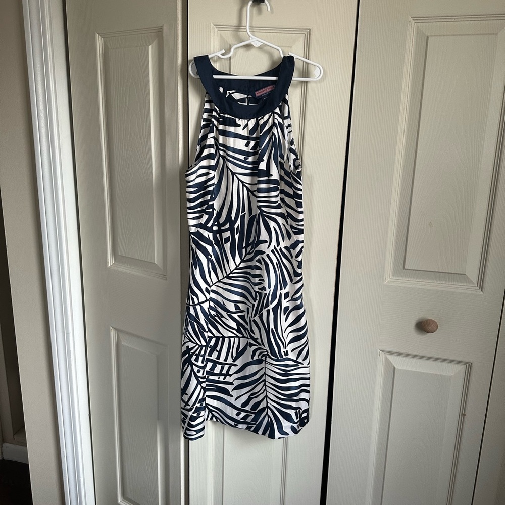 Vineyard Vines Blue and White patterned shift dress, size 0